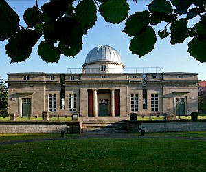 Die Göttinger Sternwarte war Arbeitsstätte von Carl Friedrich Gauß, berühmter Mathematiker, Physiker und Astronom. Das Bild zeigt die Sternwarte nach der Renovierung. © Archiv der Int. Haendel-Festspiele Goettingen